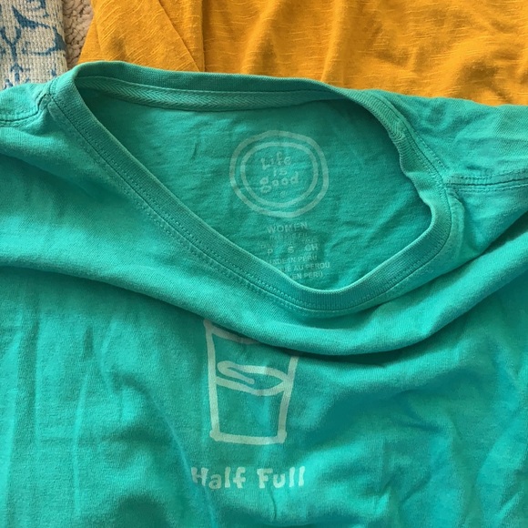 Lot of 4 shirts.  Sizes Xsmall, Small, and Medium - Picture 5 of 5